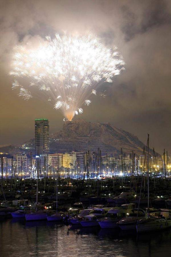 Charming Apartment In Alicante Near The Sea & City Center المظهر الخارجي الصورة