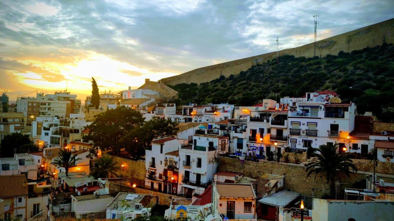 Charming Apartment In Alicante Near The Sea & City Center المظهر الخارجي الصورة